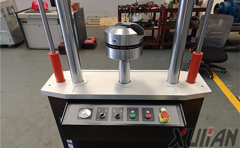 立式旋轉(zhuǎn)彎曲疲勞試驗機(jī)